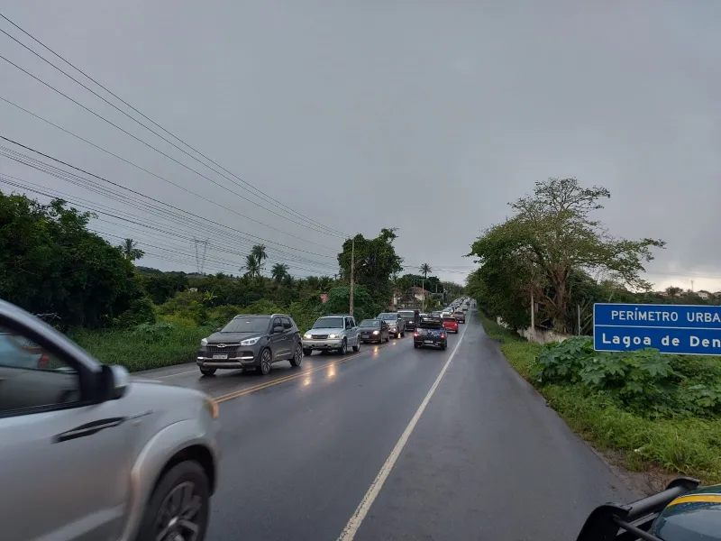 Rodovias federais têm congestionamentos na véspera do São João; confira