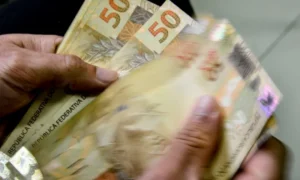 Salário mínimo passa para R$ 1.518 a partir desta quarta