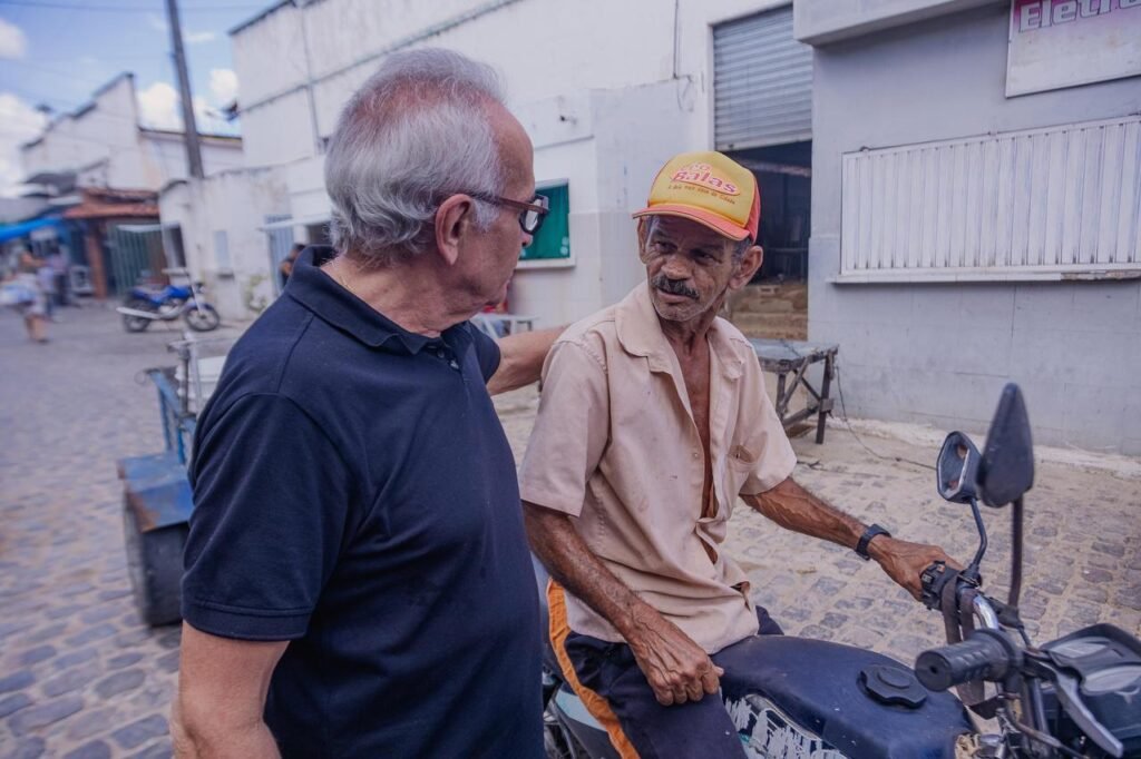 Cícero e Leo Bezerra visitam Belém acompanhados de ex-prefeitos paraibanos