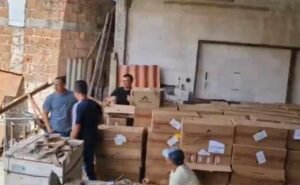 Receita apreende 500 caixas de calçados furtados de fábrica