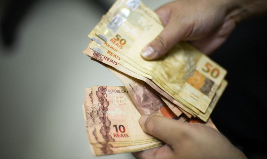 Governo propõe salário mínimo de R$ 1.630 em 2026