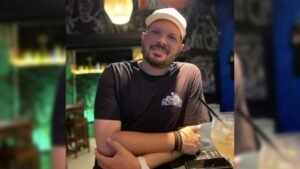 Cantor da banda Bereguedê é internado com pancreatite aguda e precisa de doação de sangue; veja como ajudar