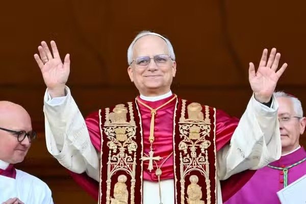 Americano Robert Francis Prevost é o novo papa e escolhe o nome Leão XIV