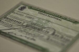 Prazo para regularizar título de eleitor termina nesta segunda-feira (19)