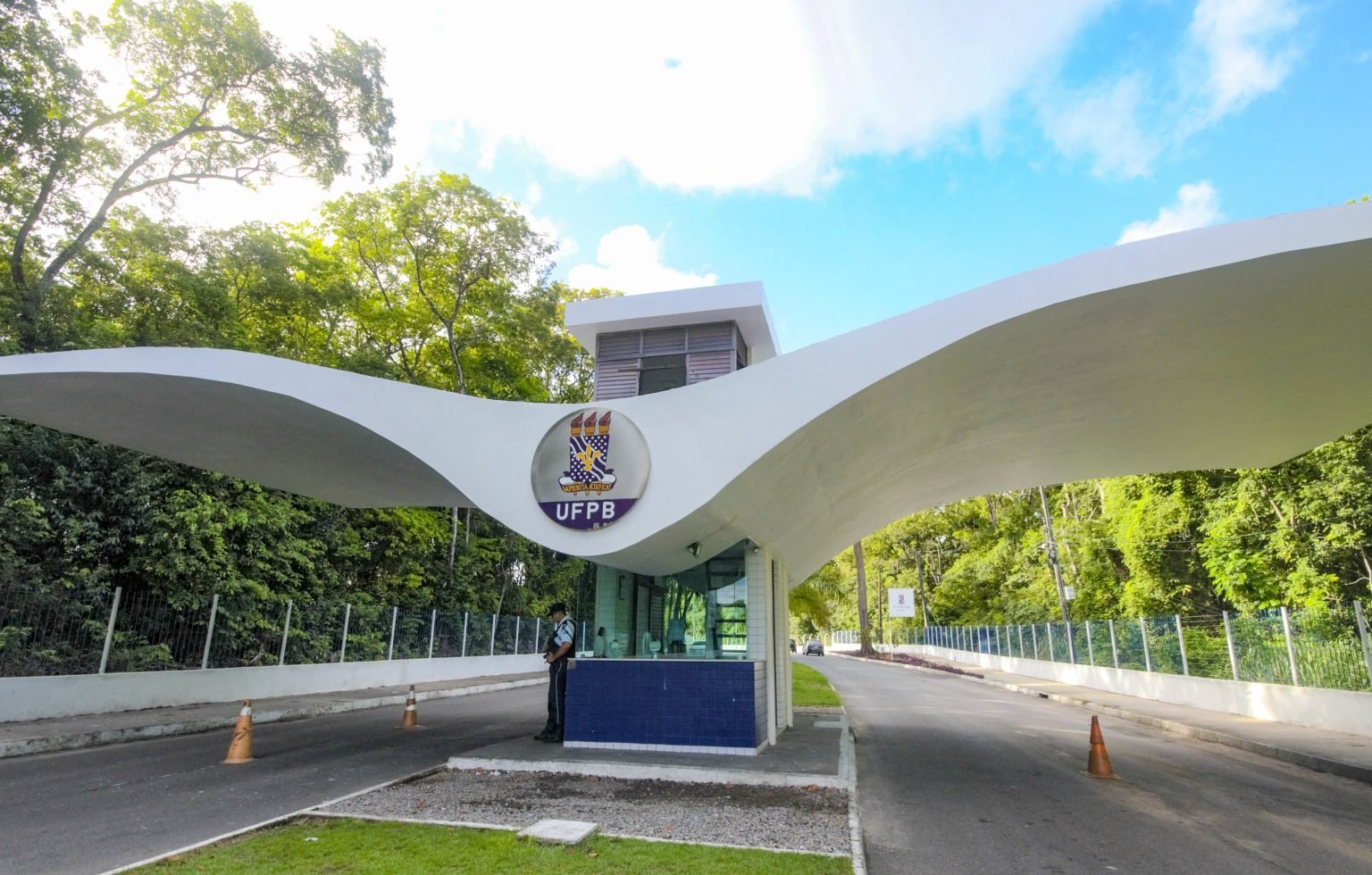 Técnicos da UFPB paralisam atividades nesta segunda (5)