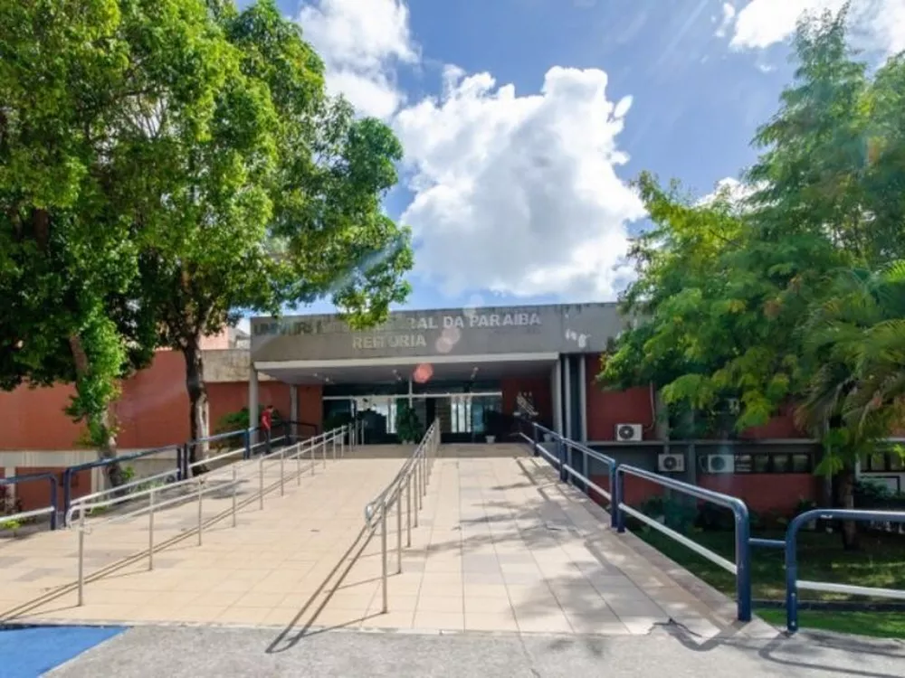 Concurso da UFPB para professor tem edital publicado com 16 vagas e salários que passam de R$ 14 mil