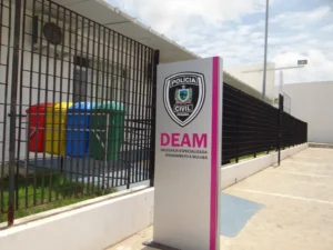 Homem é preso após agredir mulher por não aceitar fim de relacionamento, em João Pessoa