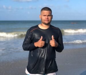 Entregador morre após ser atropelado por ônibus em Manaíra, em João Pessoa
