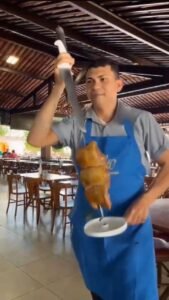 Funcionário é morto por colega de trabalho durante briga em cozinha de restaurante, em João Pessoa
