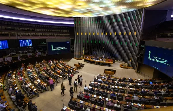 Câmara aprova aumento de cargos no STF; veja votos de paraibanos