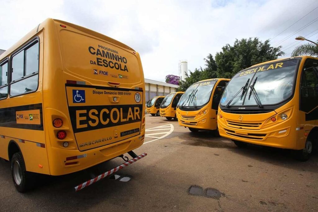 Prefeitura é condenada por irregularidades em ônibus escolares, na PB