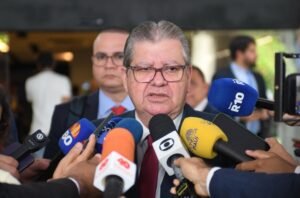 Governador João Azevêdo anuncia convocação de 2 mil aprovados no concurso da Educação