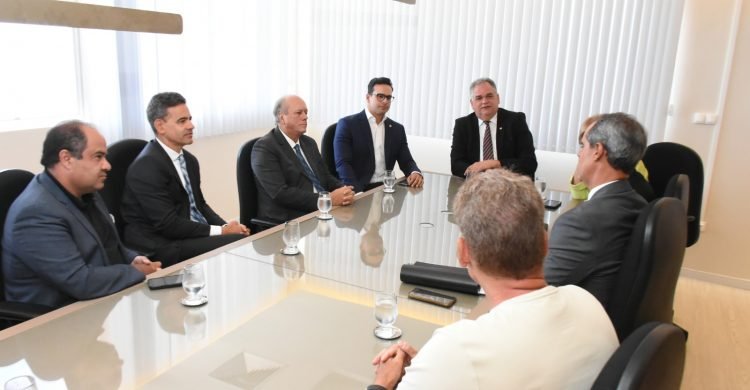 Impasse na LUOS: Lucas intermedia reunião de construtores com desembargadores no TJ