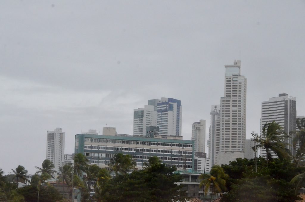 Paraíba tem todos os municípios em alerta para chuvas intensas