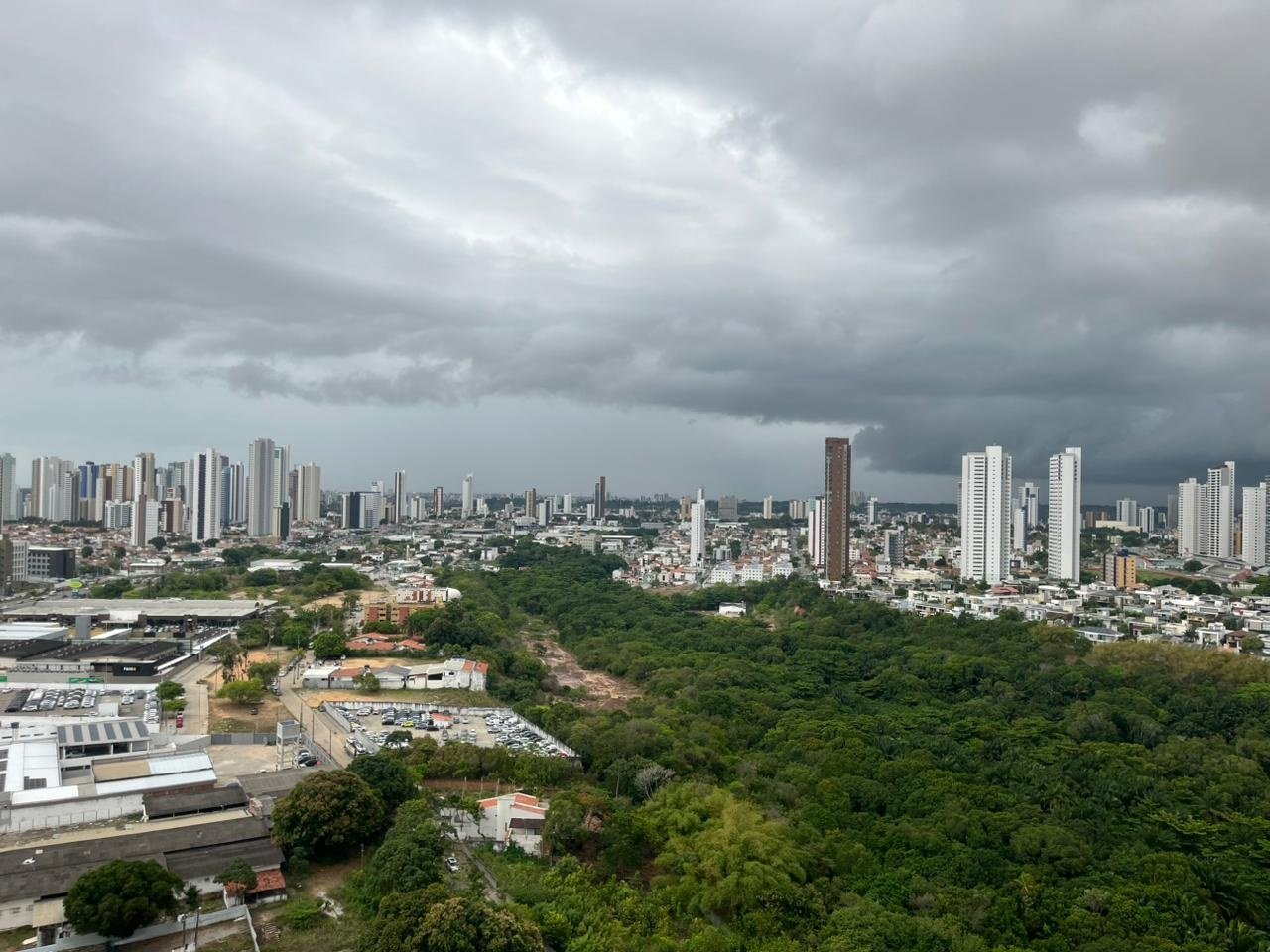 Meteorologia prevê chuvas fortes em João Pessoa e mais 100 cidades