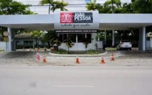 Prefeito de João Pessoa sanciona lei que assegura atendimento preferencial a advogados em filas