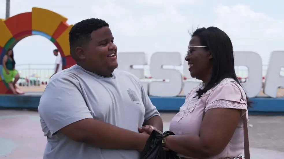 Após cinco anos, jovem que veio para Paraíba estudar medicina reencontra a mãe