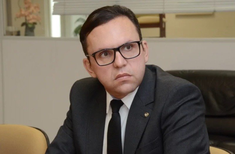 CNJ mantém pena de juiz a PB que omitiu relação com advogado de facção