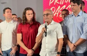 Após suspense, Cícero diz “sim” e confirma candidatura ao governo