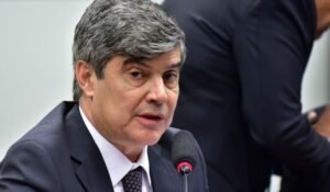 Homem é preso por usar nome de Wellington Roberto para aplicar golpes em deputados