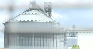 Homem morre soterrado em silo de grãos enquanto fazia manutenção, em Cabedelo