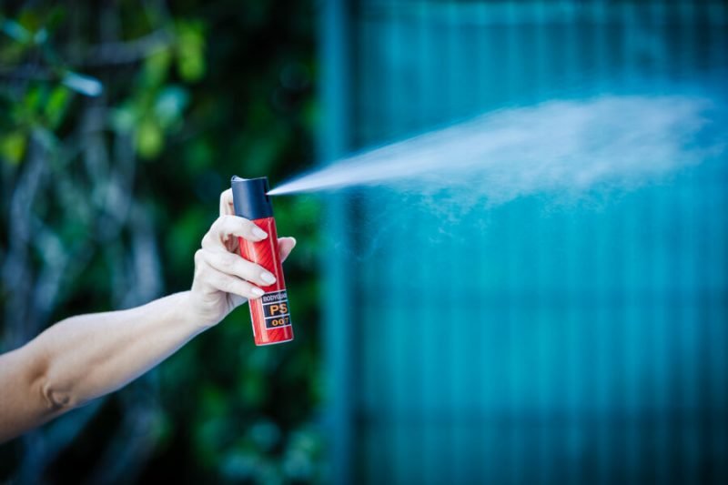 PB libera venda de spray de pimenta para mulheres em farmácias