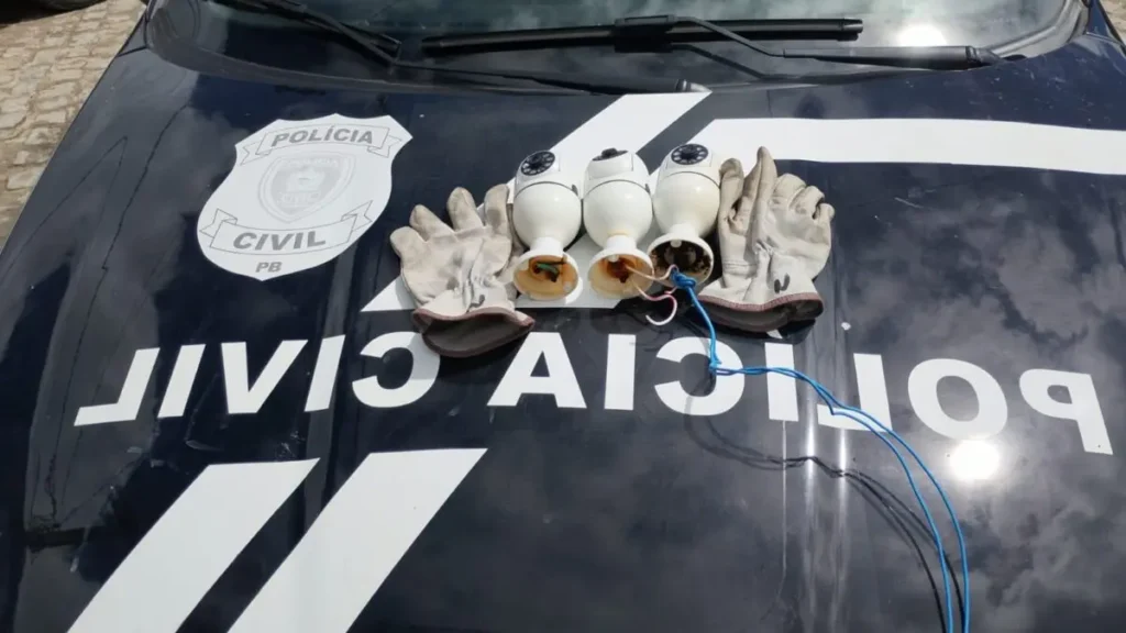 Polícia Civil desativa câmeras clandestinas do tráfico na Escadaria da Penha, em João Pessoa