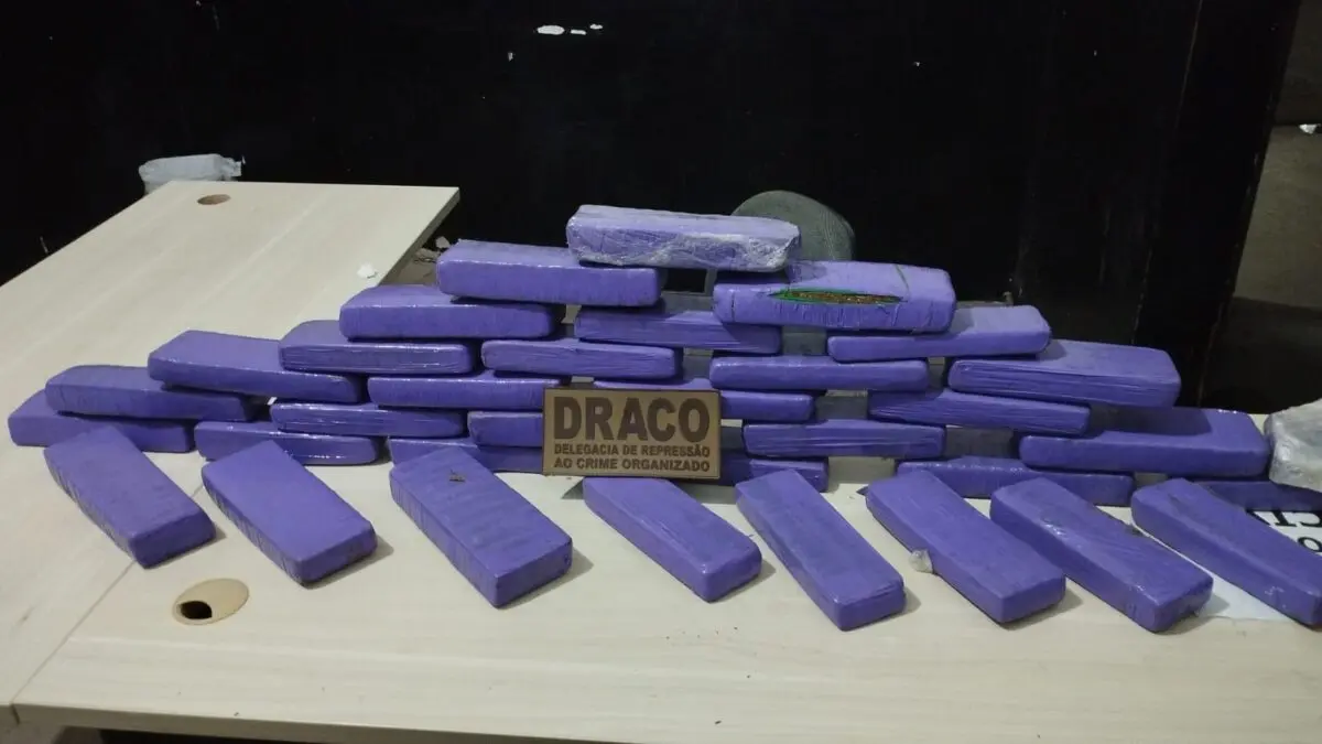 Casal é preso com 37 quilos de maconha dentro de carro na PB