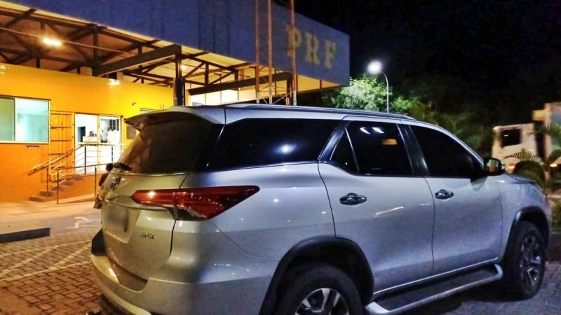 PRF detém homem inabilitado com caminhonete clonada e sob efeito de drogas