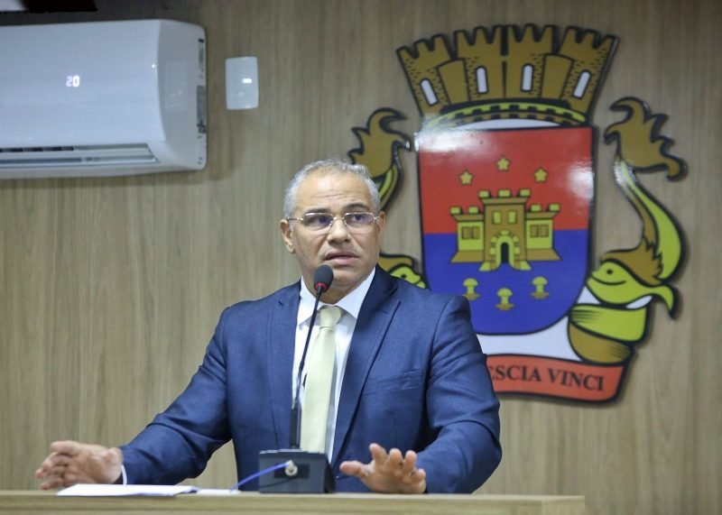 Novo prefeito de Cabedelo promove reforma geral e exonera todos os comissionados