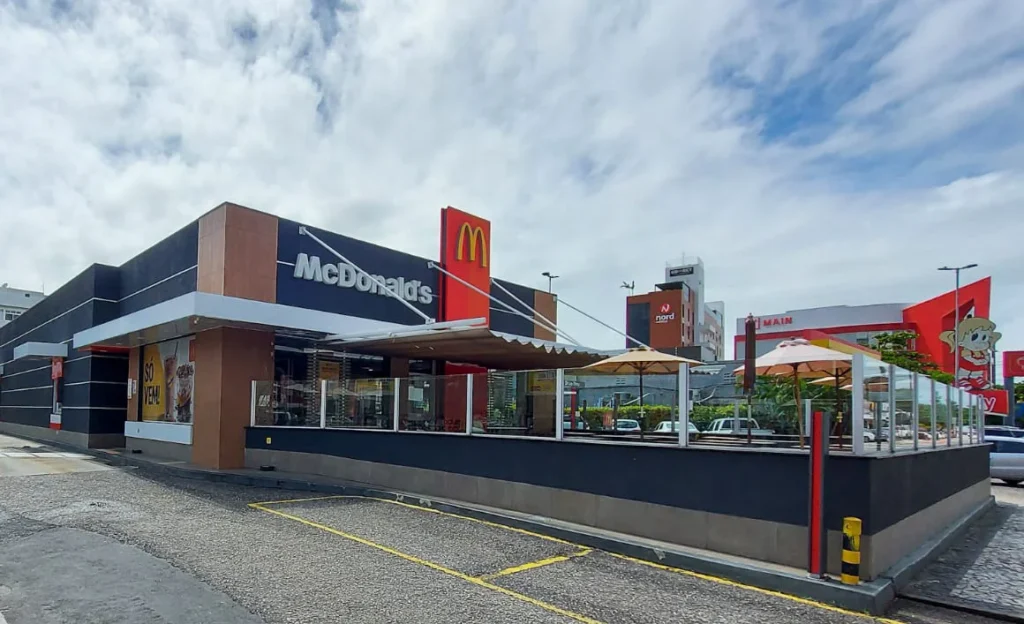 MP abre inquérito contra MC Donald’s para monitorar despejo de esgoto irregular, em JP