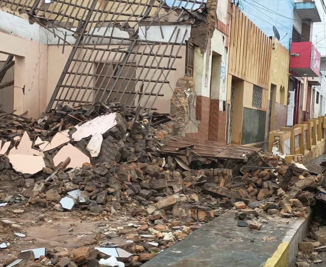 Chuvas provocam alagamentos, desabamentos e resgates em cidades da Paraíba