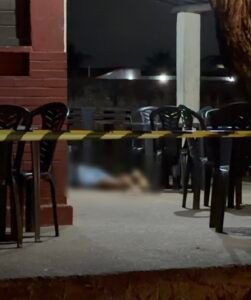 Homem é morto a tiros enquanto esperava lanche em quiosque no Alto do Mateus, em JP