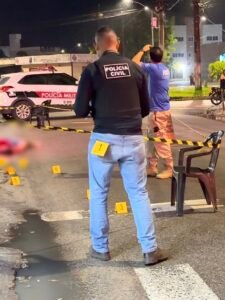 Homem é morto e tem celular furtado na cena do crime no Valentina, em João Pessoa 