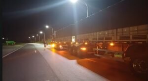 PRF retém caminhão com 28 toneladas de excesso na BR-230, em CG