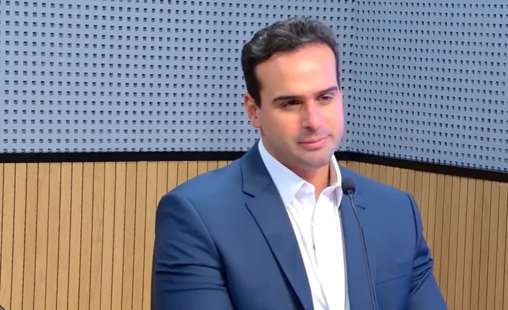 Lucas Ribeiro anuncia calendário de pagamento do 13º salário de servidores da Paraíba