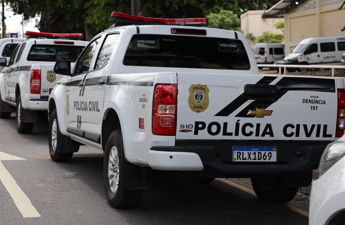 Polícia conclui inquérito contra homem que espancou e jogou cachorro vivo em fogueira, na PB