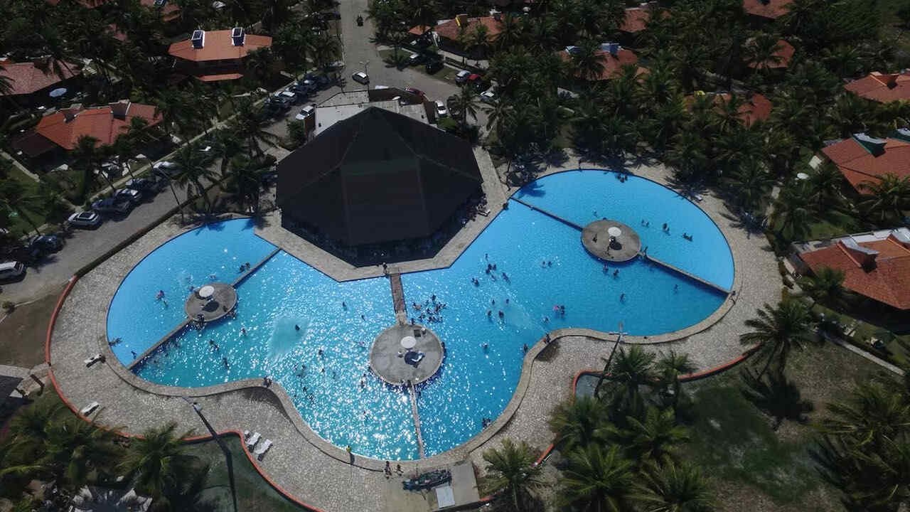 Justiça barra obras em condomínio de luxo, sem licença há três anos, no Litoral Sul da PB