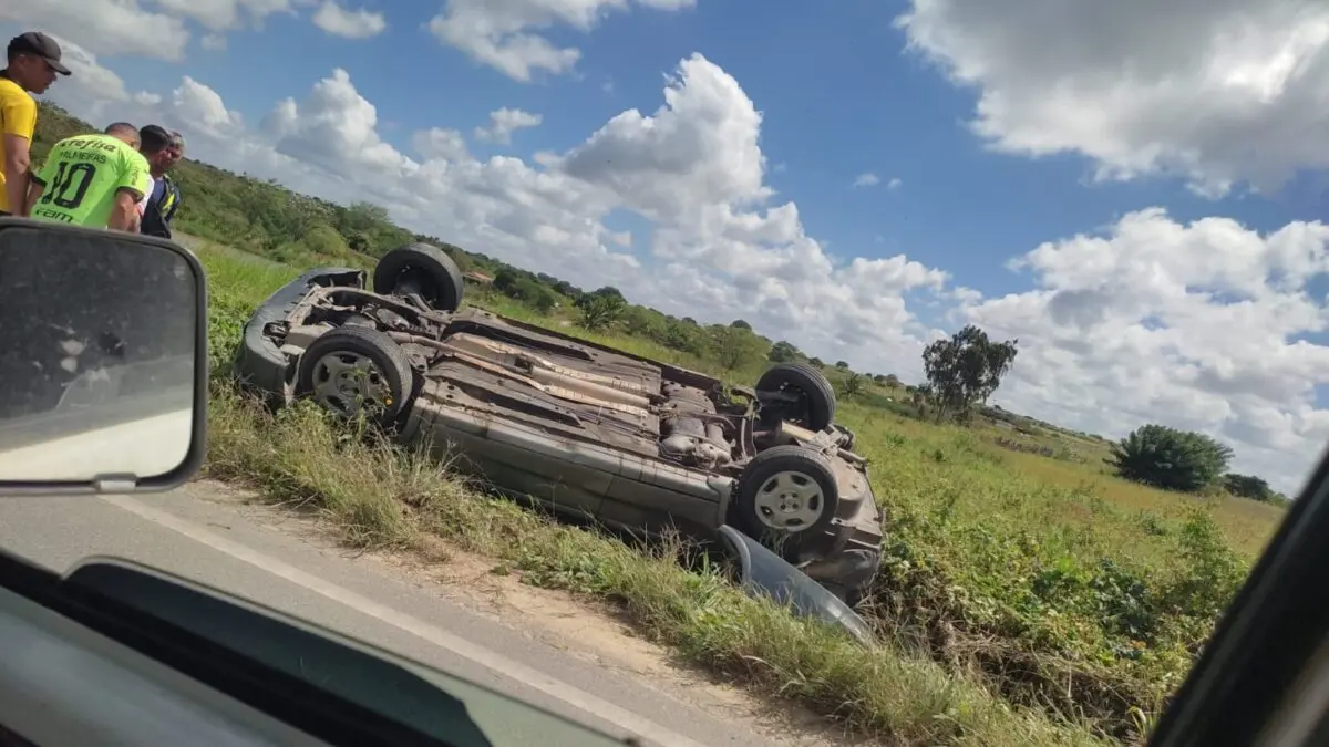 Menina de 10 anos morre após dois carros colidirem  no Agreste da Paraíba