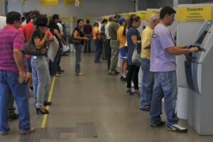 Bancários da Paraíba decidem nesta segunda (17) sobre paralisação de 24 horas