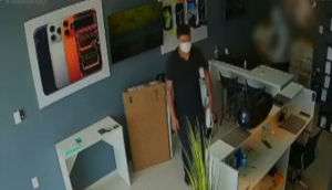 Trio armado rende dono de loja e rouba eletrônicos no Valentina, em JP