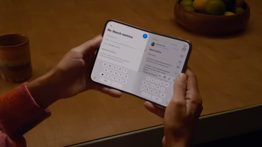 Apple lança o iPhone Duo, primeiro celular dobrável da marca, por até R$ 30.999