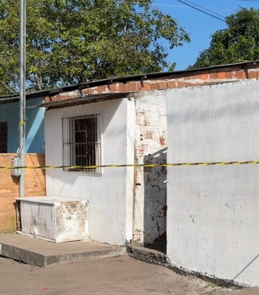 Bandidos se passam por policiais e matam homem na frente da família, em Santa Rita