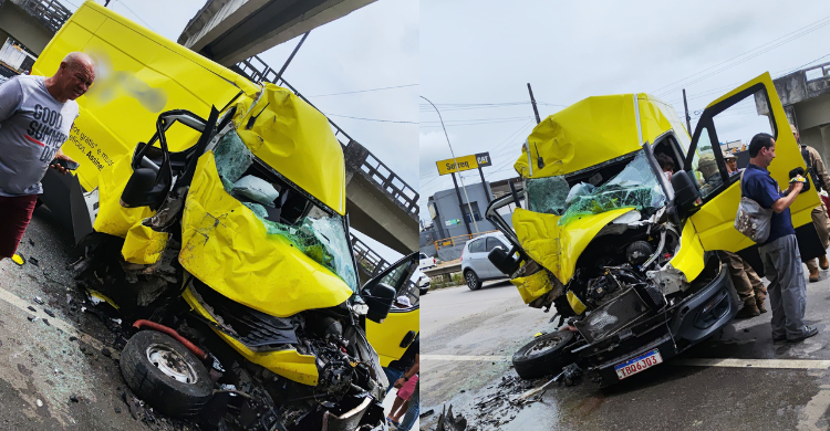 Van colide com pilastra de passarela na BR-101, em JP; motorista fica preso às ferragens