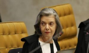 Cármen Lúcia diz se sentir ‘envergonhada’ e pede “desculpas” ao povo brasileiro
