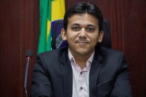 Prefeito de Santa Rita deixa Veneziano e anuncia apoio a Nabor Wanderley