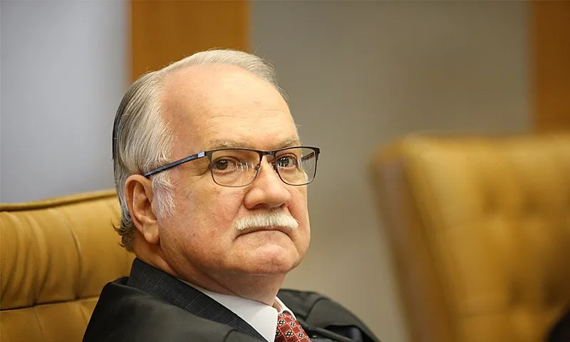 Fachin suspende decisões de Mendonça e Dino sobre PF