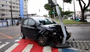 Colisão entre carros é registrada no Centro de João Pessoa; não houve feridos