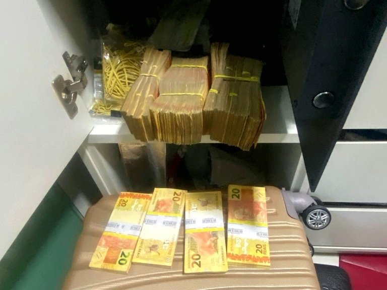 Polícia Federal cumpre mandados em Campina Grande contra desvio de recursos públicos da saúde no Ceará