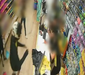 Criminosos invadem loja no Centro de João Pessoa e agridem gerente durante assalto